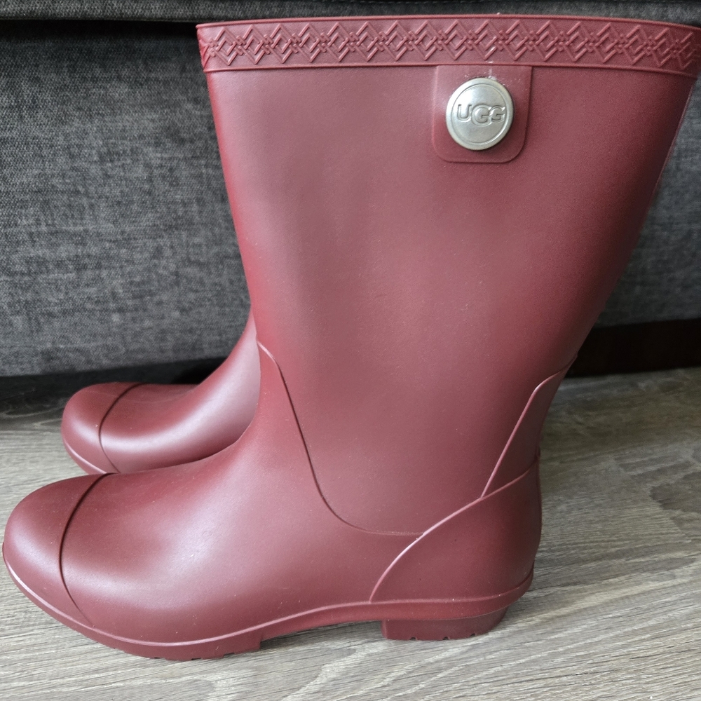 UGG Women's Sienna Matte Rain Boots Sz. 9.5 - Picture 2 of 4